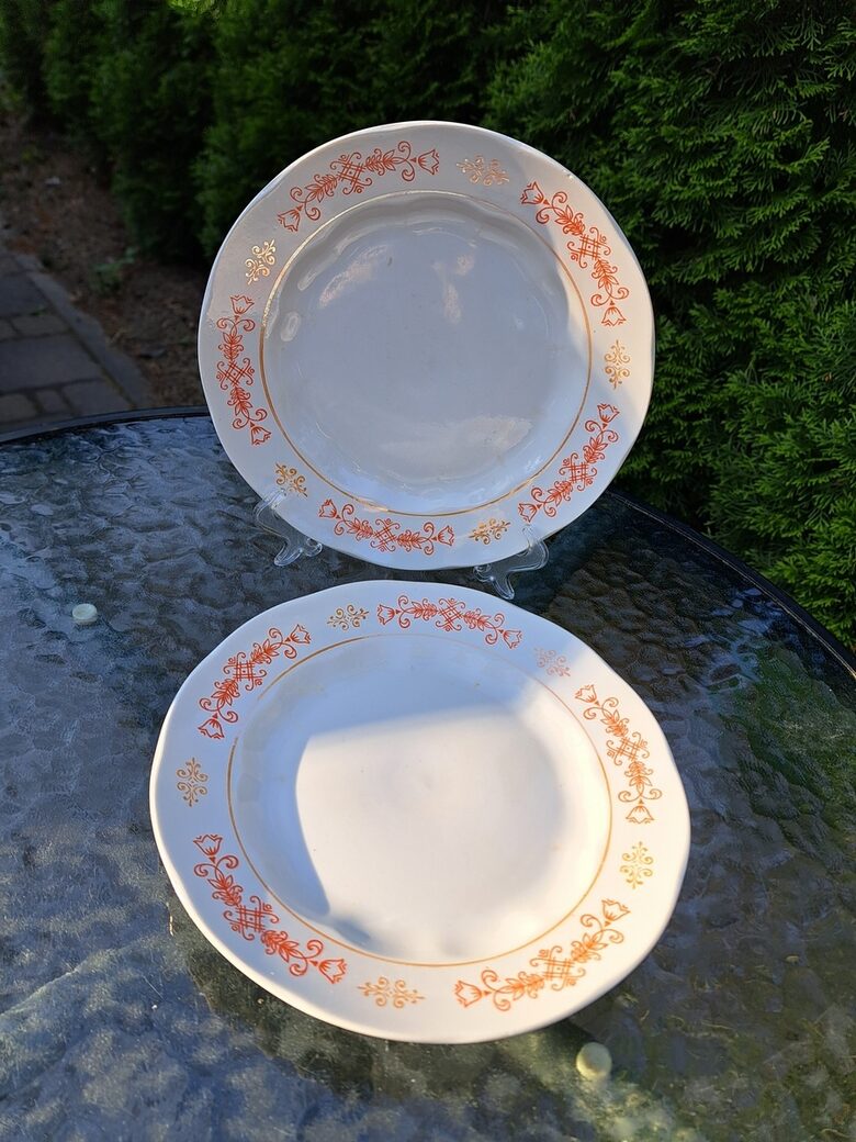 Salātu škīvji, d=20cm ar oranžu puķu rakstu un bēšu apvilkumu centrā, pusdienu servīze "Ārija", RPR (Ārija pusdienu 438)