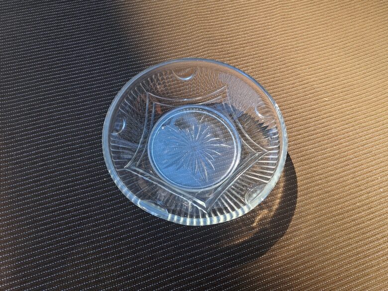 Ievārījuma bļodiņa caurspīdīga, presēts stikls, skaists raksts (Stikls sk 296)