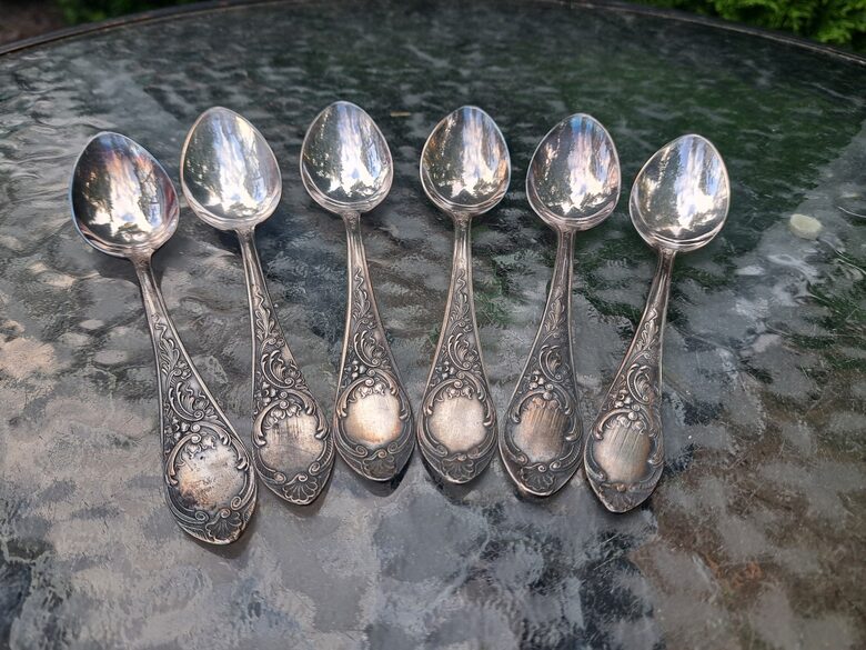 Izsmalcināts vintāžs ALPAKA (sakausējums, kas bija priekšā melhioram) ar sudrabojumu tējas karošu komplekts 6 personām. Garums 14,5cm (Metāls 120)