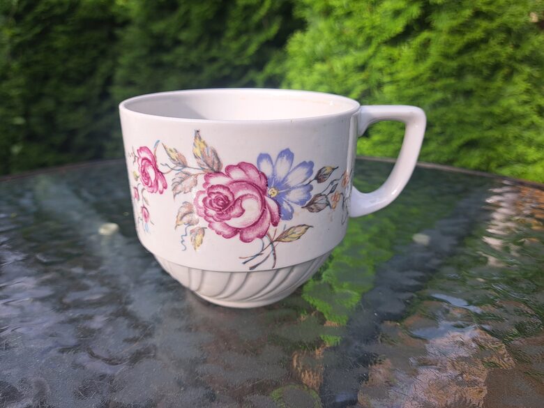 Lielā tējas krūze, forma "Anna", vai līdzīga ar puķu dekolu un lustrētu apvilkumu iekšā, RPR. Tilpums 400ml (Anna 18)