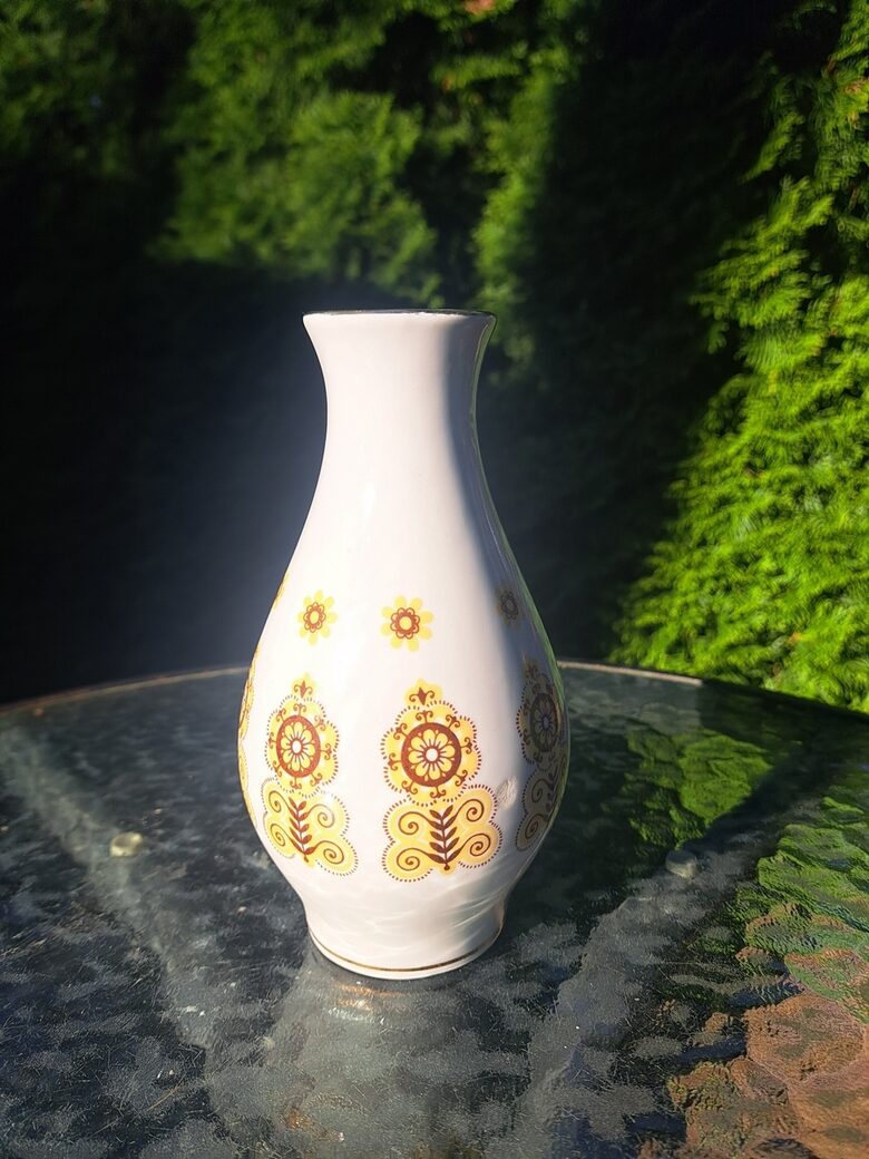 Vāze ar brūnu dekolu gaišs krāsas tonis, RPR (Vāzes 20)