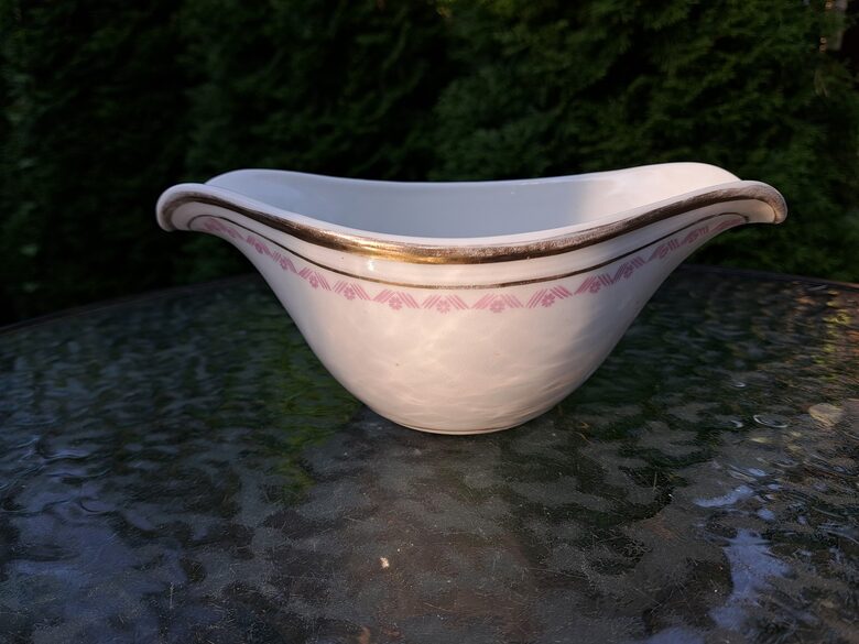 Mērces trauks no ļoti retas pusdienu servīzes "Vārpa", zelts un rozā raksts, RPF (Vārpa 30)