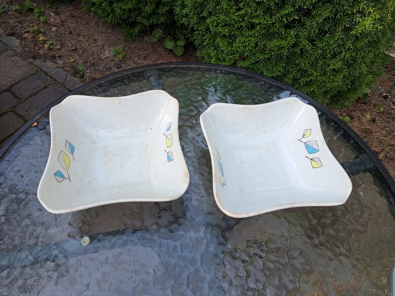 Fajansa kantaino bļodiņu komplekts 2 gb. ar gleznojumu - zilām un dzeltenām lapām, PFF (Fajansa pusdienu 56)