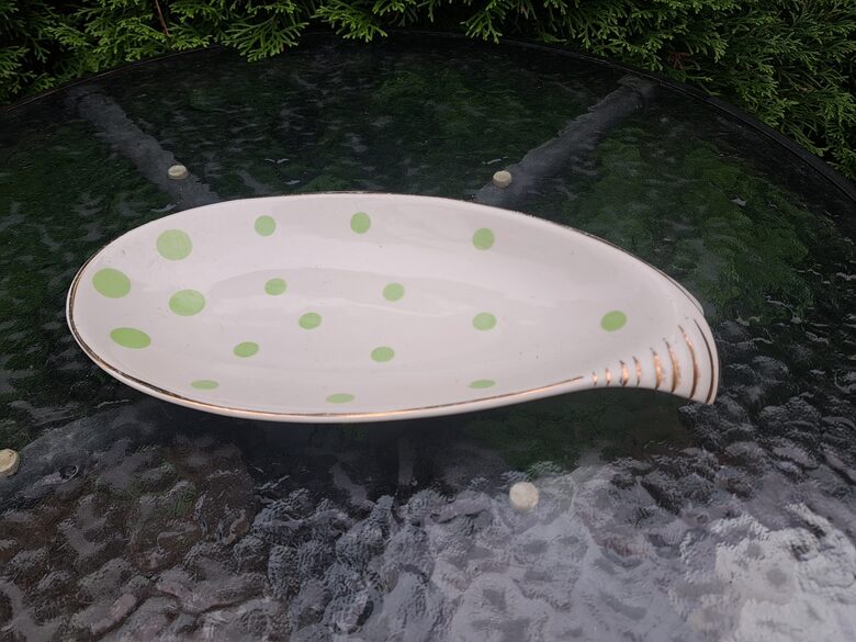 Lielā zivtiņa no ikru komplekta ar zaļam pumpiņam un zeltu, RPF (Citi 379)