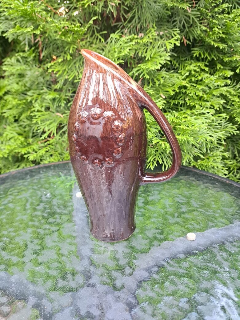 Māla brūna krūka ar asimetrisku "kakliņu" 500ml ar korķi un izliektu puķi uz sāniem, tilpums 500ml (Keram 171)