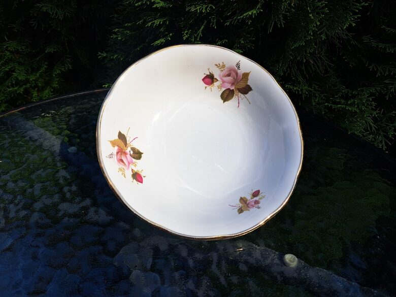 Cepumu bļoda d=19cm, h=4,5cm, tējas servīze "Ārija", ar skaistu "poļu" dekolu - rozēm, RPR (Ārija tējas 191)