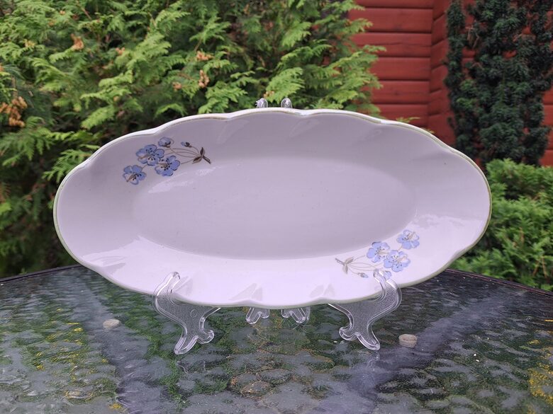 Garenais šķīvis mazais L=25cm ar gaiši lina zilām puķēm ar gaiši zaļu lustrētu apvilkumu, forma "Viktorija", RPR (Viktorija pusd 101)