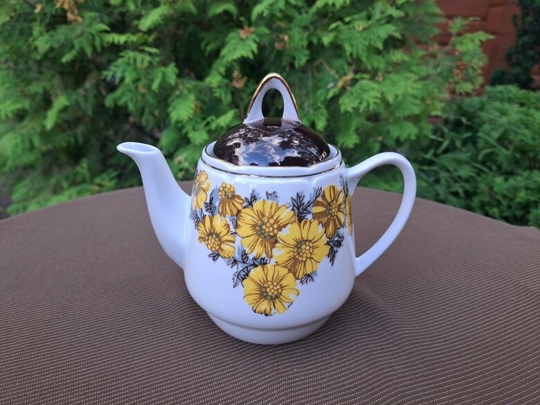 Tējkanna, tējas servīze "Aija-1" ar kliņģerītēm un zeltu, RPR (Aija-1 tējas 84)