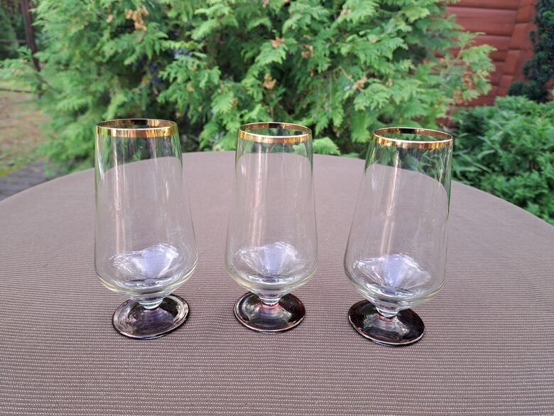 Elegantas grāzes 175ml ar zemu bordo kāju un zelta malu (Stikla gl 329)