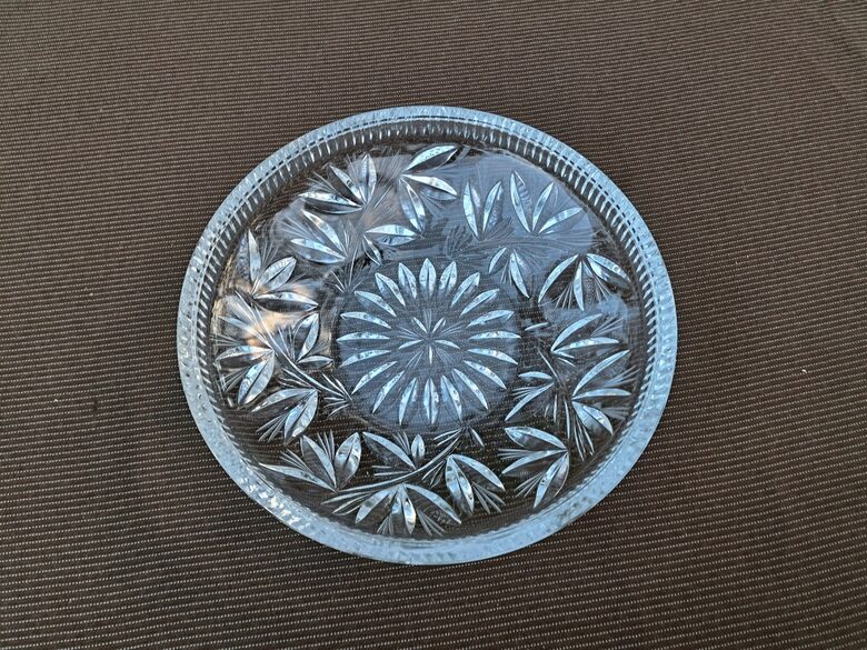 Presēta kristāla bļoda, d=18cm ar rokas gravēšanas elementiem (Kristāls sk 71)