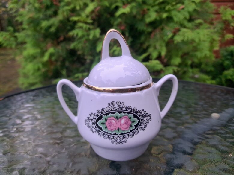 Cukurtrauks no kafijas "Aija-1" ar rožu kameju un zeltu, RPR (Aija-1 kafijas 46)