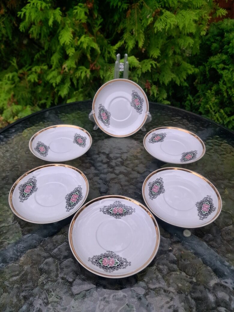 Apakštases no kafijas "Aija-1" ar rožu kameju un zeltu, RPR (Aija-1 kafijas 47)