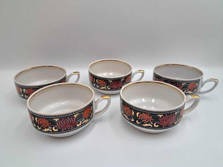 Krūzītes 170ml no retās kolekcionējamās kafijas servīzes "Aija-2" ar granātābolu puķēm uz melna fona un zeltu, RPR (Aija-2 kaf 75)
