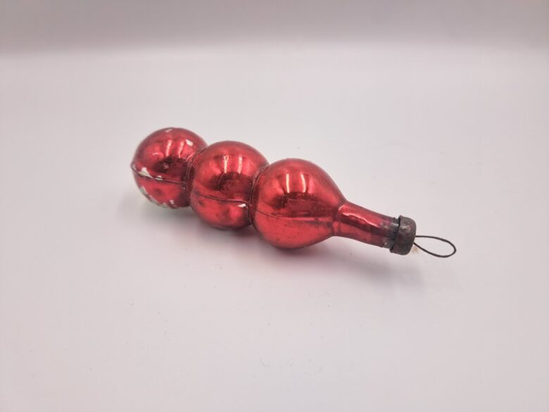 3 sarkanas bumbias savienotas, h=9,5cm (Egle bumba 119)