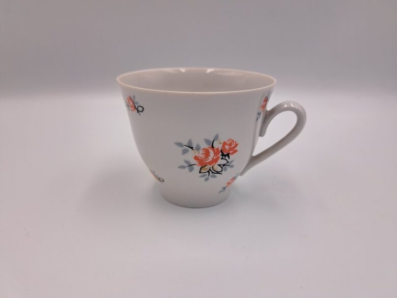 Mokka kafijas krūzīteo "Marianna" ar sīkām oranžām rozītēm, bez zelta, RPR (Marianna 158)