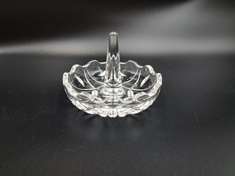 Presēta kristāla citrona spiede. Diam.8,5cm; h=5,5cm (Kristāla citi 64)