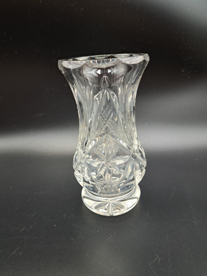 Kristāla vāzīte, biezs kristāls, rokas gravēšana. Augstuns 11,5cm (Krist vāze 25)