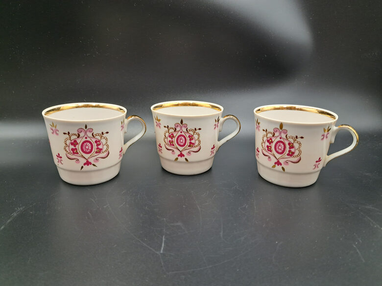 Krūzītes, reta plānsienu kafijas servīze "Nelda" ar rozā dekolu un zeltu , RPR (Nelda 23)