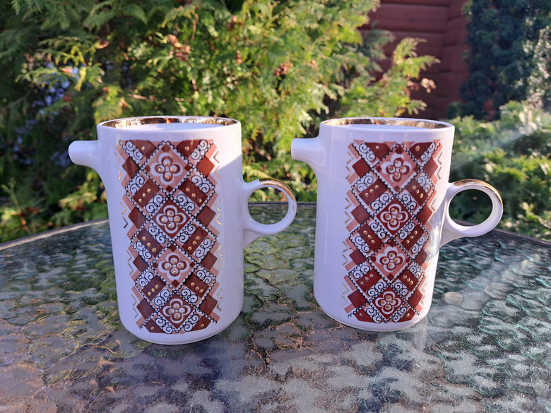 Mini kafijas servīzes kafijas kanniņa ar tautisku ornamentu un zeltu, RPR (Citi 401)