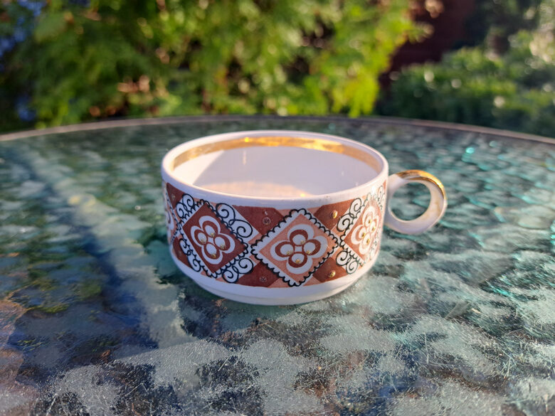 Mini kafijas servīzes kafijas krūzīte ar tautisku ornamentu un zeltu, RPR (Citi 402)