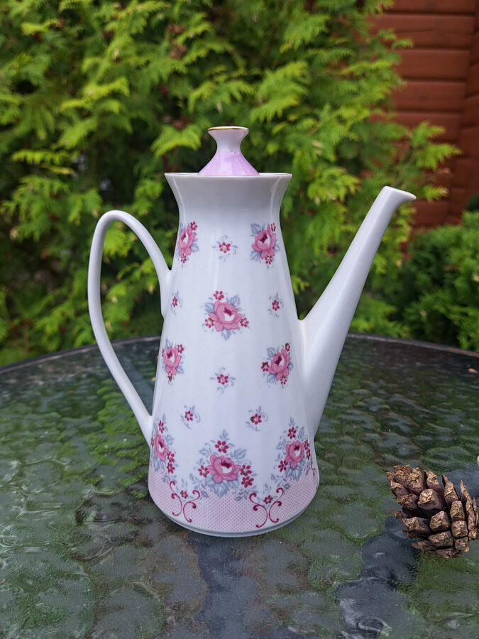 Kafijas kanna, plānsienu porcelāna servīze "VITA" ar retu rozā rozīšu dekolu, zeltu un rozā vāciņu (Vita 117)