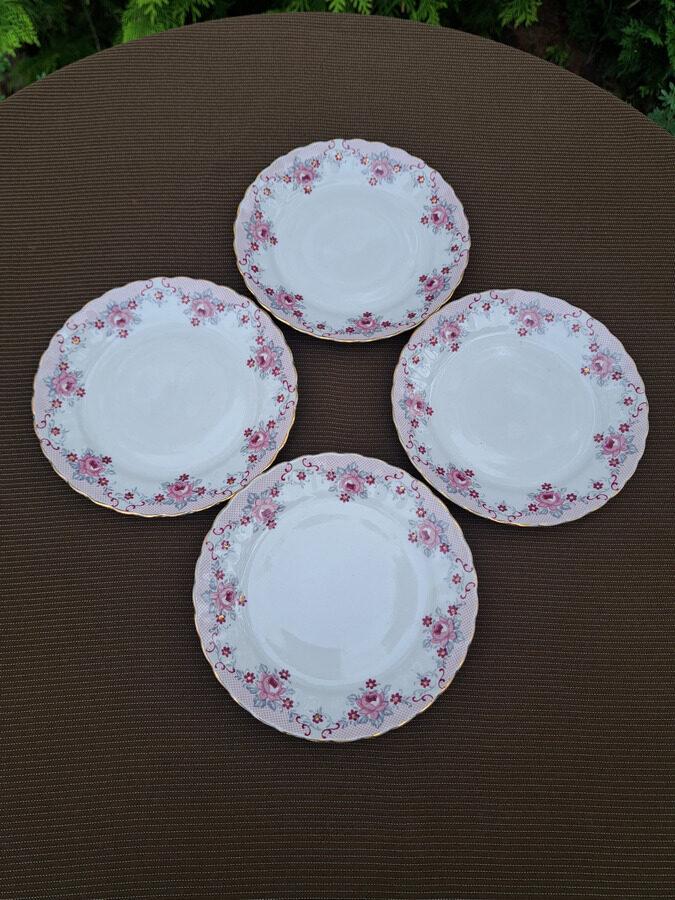 Kūku šķīvis, plānsienu porcelāna servīze "VITA" ar retu rozā rozīšu dekolu, zeltu un rozā vāciņu, SIA "Latvpoik" (Vita 178)