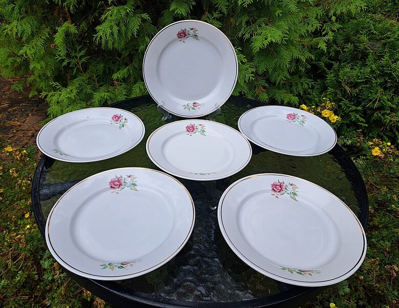 Skaists salātu šķīvju d=20cm komplekts 6 personām, dekols, šaurs zelta apvilkums. Vladivostokas porcelāna rūpnīca (Citi 364)