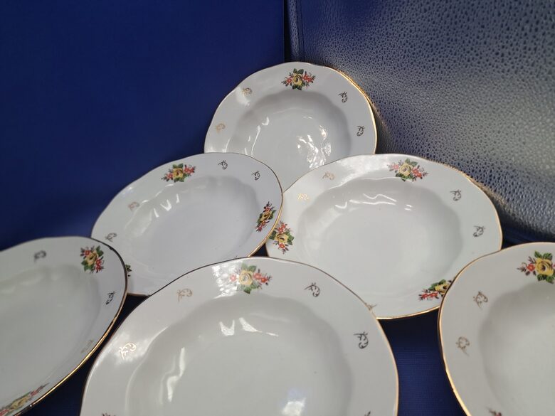 Šķīvji zupas d=20cm, pusdienu servīzes "Ārija" ar dzeltenām rozītēm, sarkanām puķītēm un zeltu, RPR (Ārija pusdienu 396)