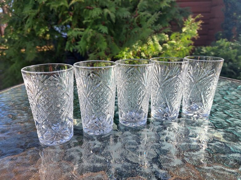 Kristāla glāžu 100ml komplekts, 5 personām, rokas gravēšana un ķīmiskā pulēšana. Tilpums 100ml (Kristāls gl 93)
