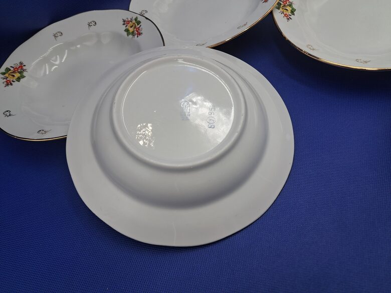 Šķīvji zupas d=20cm, pusdienu servīzes "Ārija" ar dzeltenām rozītēm, sarkanām puķītēm un zeltu, RPR (Ārija pusdienu 396)