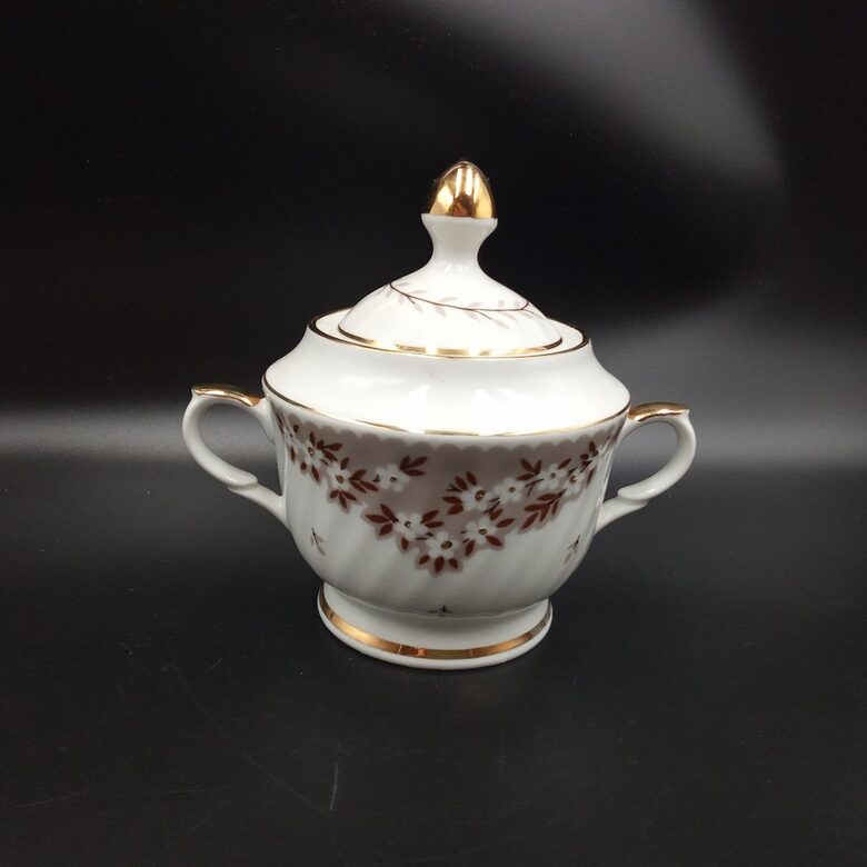 Cukurtrauks, plānsienu kafijas servīze "RĪGA" ar reti sastopamu bēšu puķu dekolu un zeltu, RPR (Rīga 80 126)