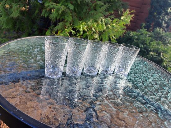 Kristāla glāžu 100ml komplekts, 5 personām, rokas gravēšana un ķīmiskā pulēšana. Tilpums 100ml (Kristāls gl 93)
