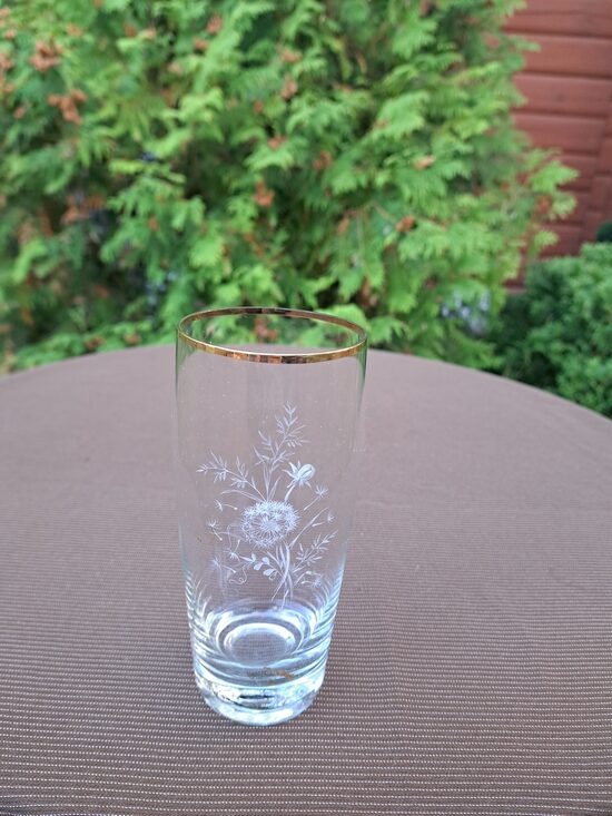 Sulas kristāla glāze ar zelta apvilkumu un baltām pienenēm, tilp.300ml (Kristāls gl 128)