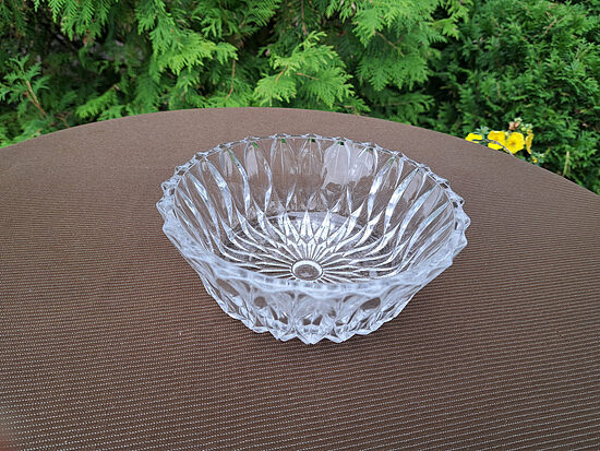 Apaļā presēta kristāla salātu bļoda, d=17cm, h=6cm (Kristāls sk 104)