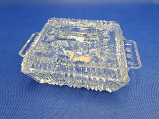 Ladīte/konfekšu trauks caurspīdīgs, presēts stikls, izmēri: 16cmx11cmx6cm (Stikls sk 203)