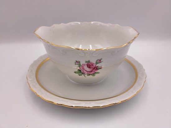 Elegants mērces trauks ar košām rozēm un zeltu. Ražotājs, Kahla, 1937.-1956.g.g. (Vācija 273)