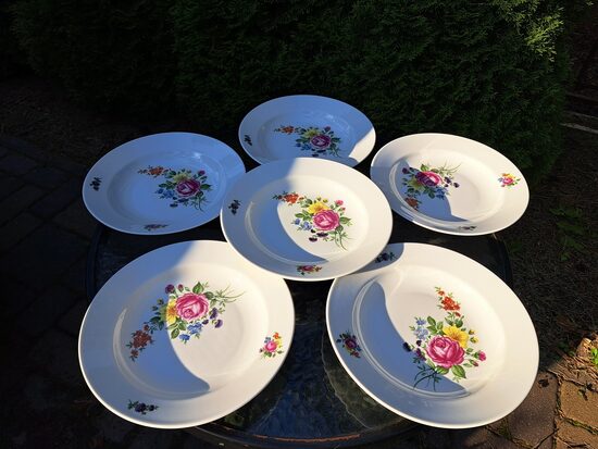 Jauno zupas šķīvju d=24cm komplekts ar Meisena pušķiem 6 personām. Ražotājs ir  KAHLA (Vācija 265)