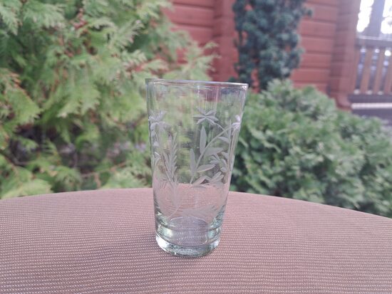 Kristāla glāzīte konusveida, bez kājiņas, 175ml, rokas kravēšana - puķes (Kristāls gl 99)