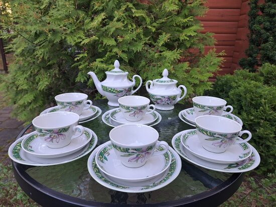 Jaunā tējas servīze "Viktorija",  košā rozā orhideja ar zaļu vainagu, arī uz vaciņiem, RPR (Viktorija t 211)