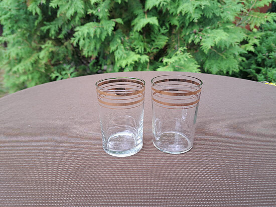 Stikla glāzīte 100ml, taisnā, apaļā, pūsts plāns stikls, 4 zelta svītras, 100ml (Stikla gl 503)