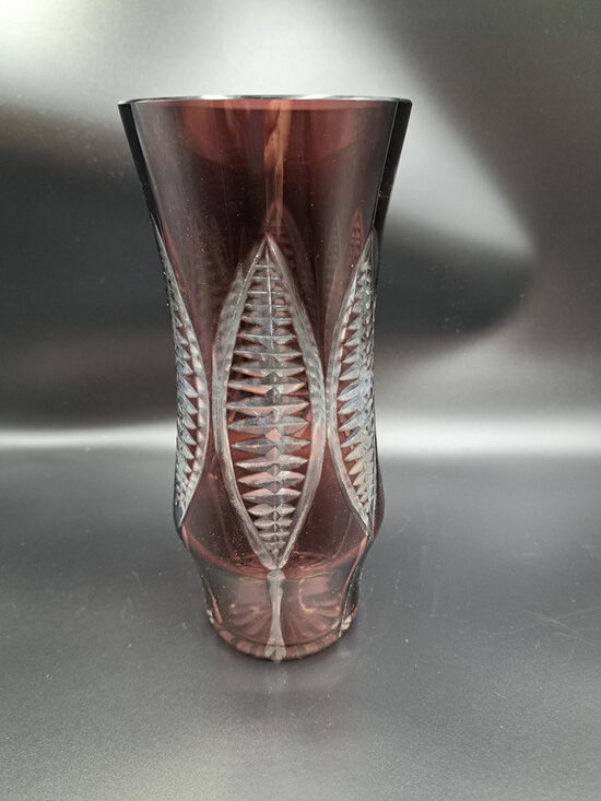 Mangāna stikla vāze ar papardi mazā, rokas gravēšana, Strij, Ukraina. H=22cm (Stikla vaze 178)