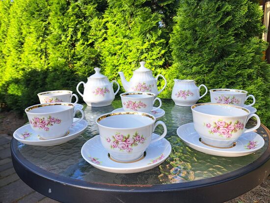 Tējas servīze "Māra" 6 personām ar rozītēm un zeltu, RPR. 15 priekšmeti (Māra tējas 229)