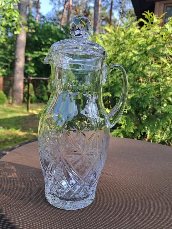 Vintāža kristāla ūdens krūze ar vāku ar greznu rokas gravēšanu, Gusj Hrustaļnij (PSRS). Tilpums ir 1,5 L (Kristāla citi 51)