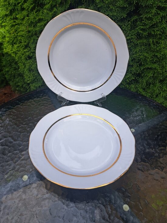 Otrā ēdiena šķīvis balts ar zeltu, diam.24cm, forma "Māra" (Māra pusdienu 24)