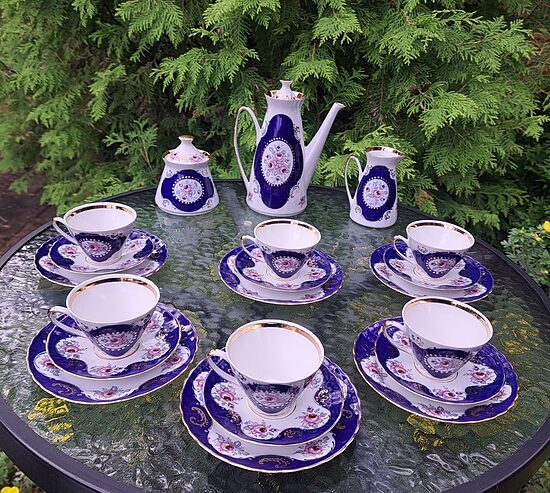 Plānsienu porcelāna servīze "VITA" ar kobalta pārklājumu, bagātīgu zeltu un rozēm, RPR (Vita 185)