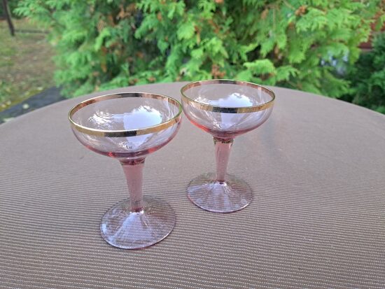 Rozā kristāla ar zelta apvilkumu bļodveida uz augst as konusveida kājas glāzīšu komplekts 2 personām, tilp.75ml (Kristāls gl 127)