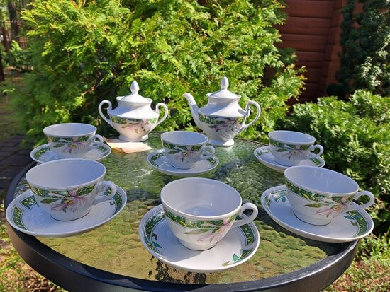 Jaunā tējas servīze "Viktorija", rūpnīcas kastē nav saglabājusies, bet ir etiķete no RP rūpnīcas kastes, RPR  (Viktorija t 210)