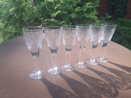 Kristāla glāzīšu 50ml uz apaļas kājiņas komplekts 6 personām, rokas gravēšana. Ražotājs, NEMAN (Kristāls gl 111)