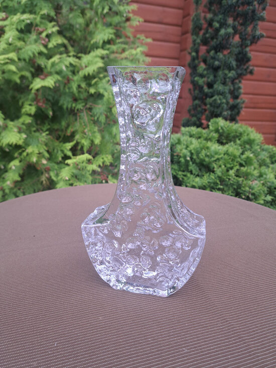 Neparsta presēta kristāla vāze, h=21,5cm (Krist vāze 27)