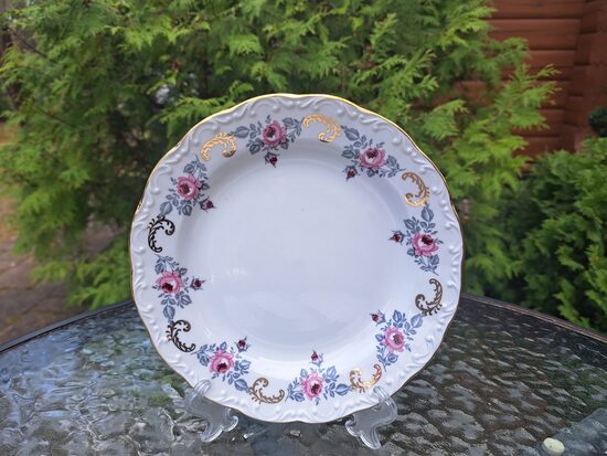 Kūku šķīvis, tējas servīze "Lija" ar rozā rozītēm, pelēkām lapiņām un bagātīgu zeltījumu, RPR (Lija 38)